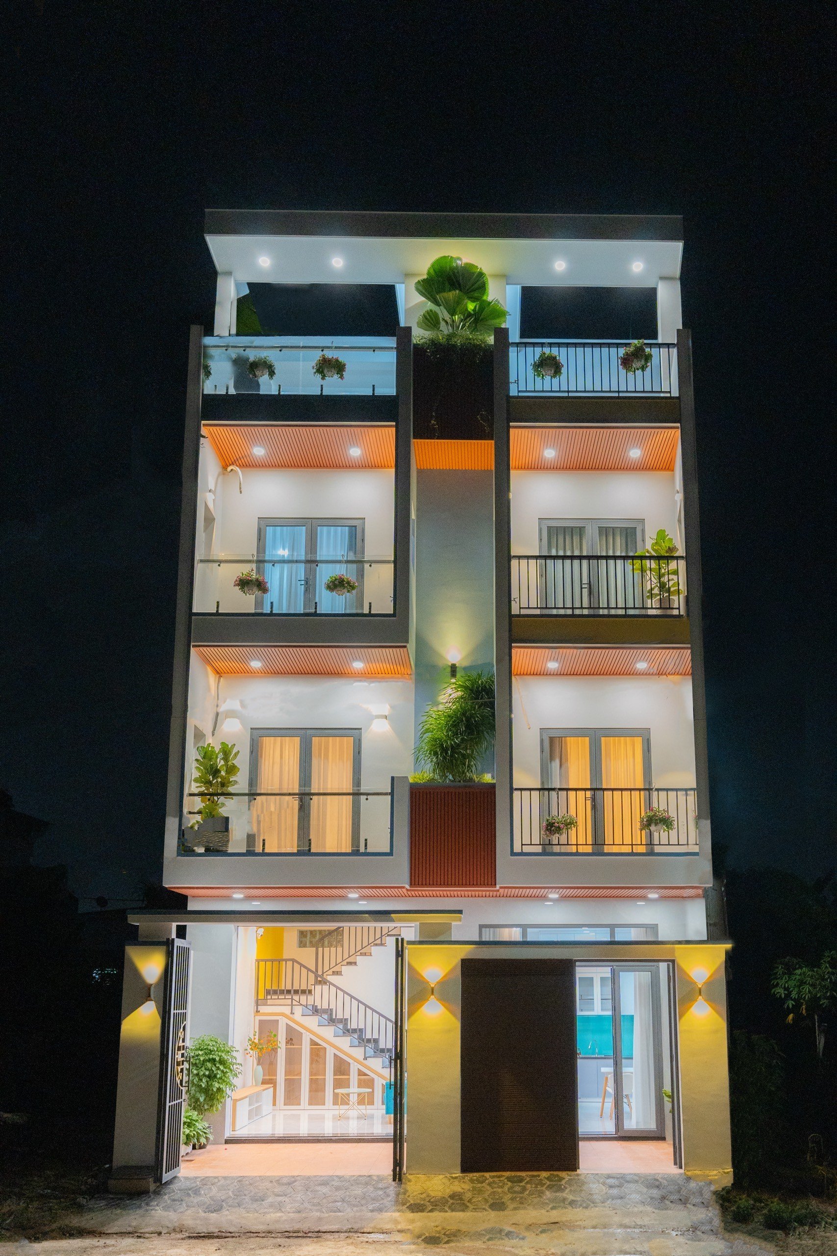 BÁN GẤP NHÀ PHỐ MỚI CẠNH VINHOME, NGÂN HÀNG CHO VAY LÃI SUẤT THẤP