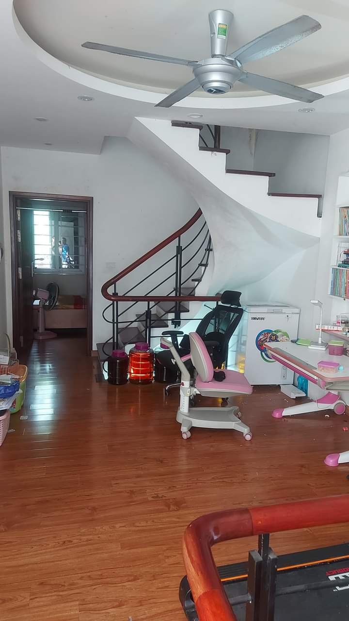 Bán nhà ngọc thụy 36m2, 4 tầng, nhỉnh 2 tỷ