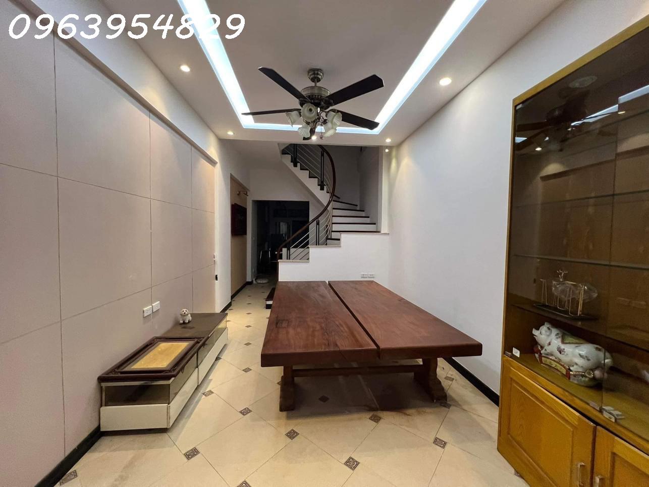 CHỦ CẦN CHUYỂN NHÀ GẤP, GIẢM SỐC 300TR CĂN NHÀ ĐẸP LONG LANH PHỐ XÃ ĐÀN, QUẬN ĐỐNG ĐA, 3 BƯỚC CHÂN PHỐ, FULL NỘI THẤT Ở