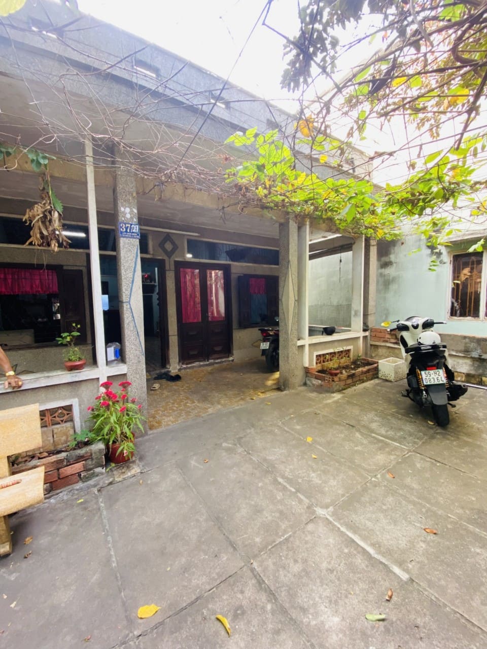 Cần bán gấp nhà Cấp 4 Lũy Bán Bích 260m2 ngang 13m chỉ 12.5 tỷ.