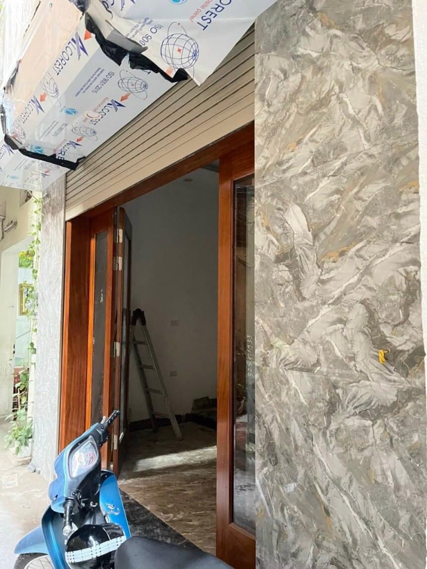 Vị Trí Đắc Địa - Cách Phố Cự Lộc 10m, Ngõ Thẳng Tắp - Nhà Đẹp Ở Ngay.