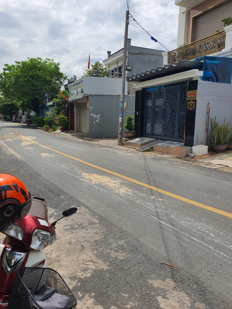 CHÍNH CHỦ BÁN LỖ CÒN 6,5 TỶ BÁN NHÀ LẦU MẶT TIỀN ĐƯỜNG TÂN XUÂN 1, DT 5.4x30.