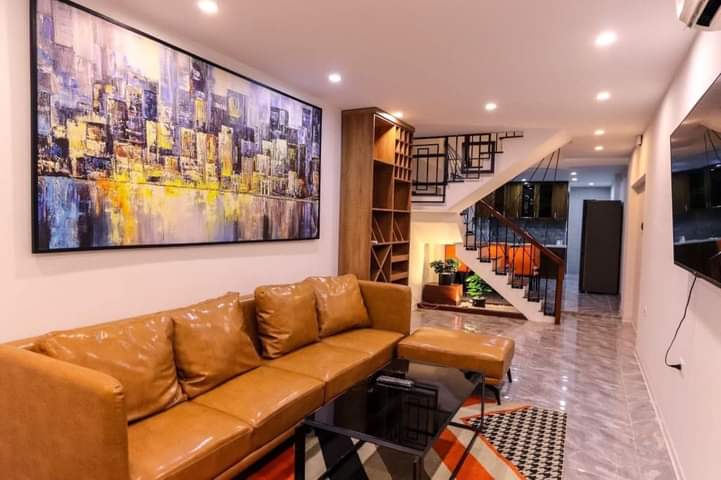 bán nhà phố Ngọc Lâm Long Biên Hà Nội 62m2, 5 tầng, giá 6,2 tỷ