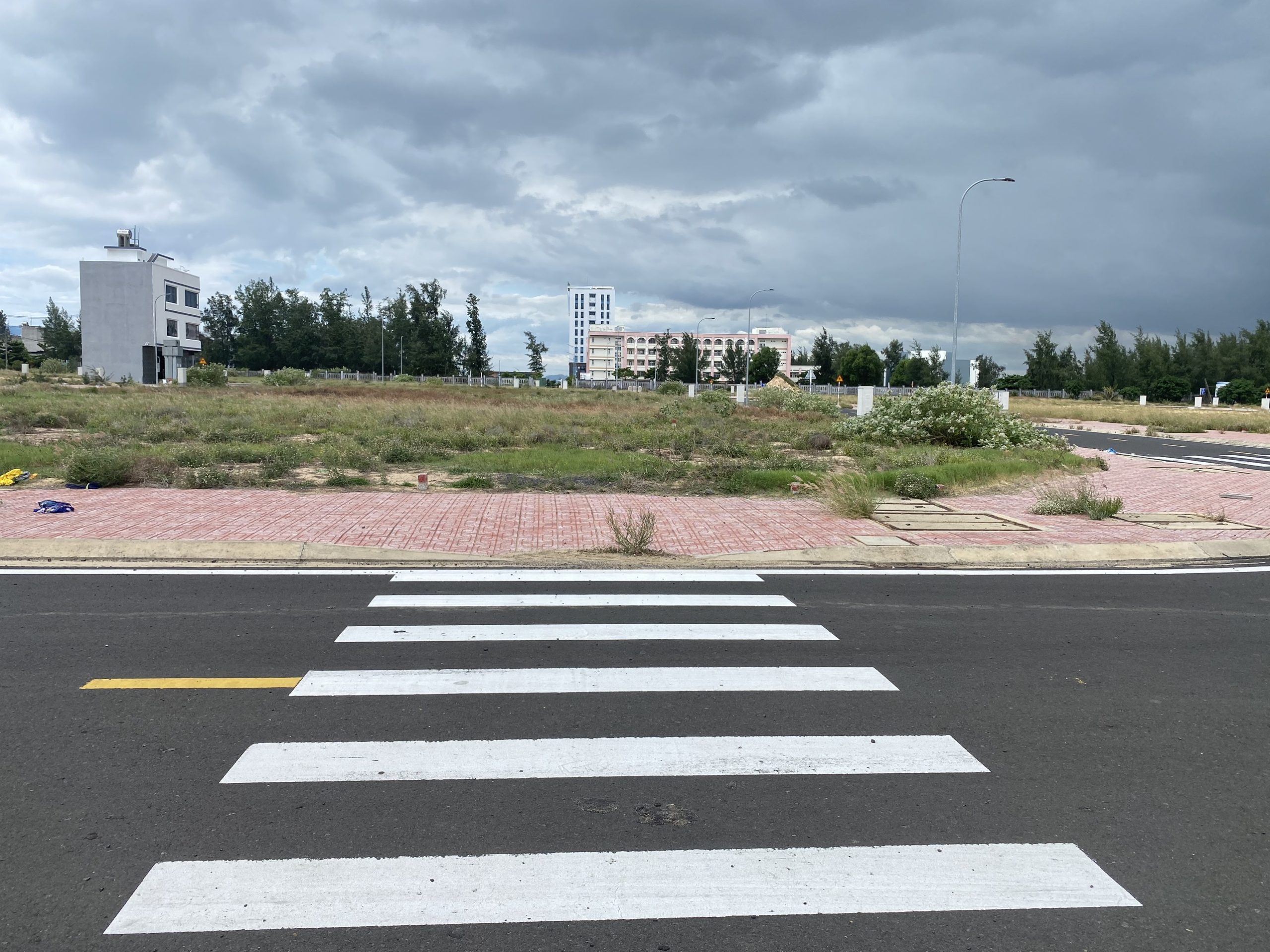 Đất ngay TP Tuy Hòa, Đường nhựa 16m, cây xanh vỉa hè điện đường đầy đủ, Chỉ 2,x Tỷ