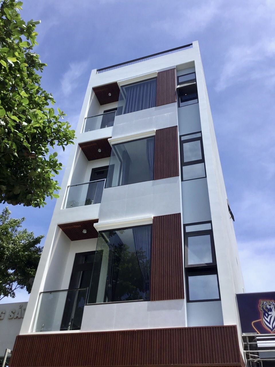 BÁN TOÀ CĂN HỘ 5 TẦNG 2 MT NGUYỄN TẤT THÀNH - DÒNG TIỀN 70TR/T - CÓ THANG MÁY