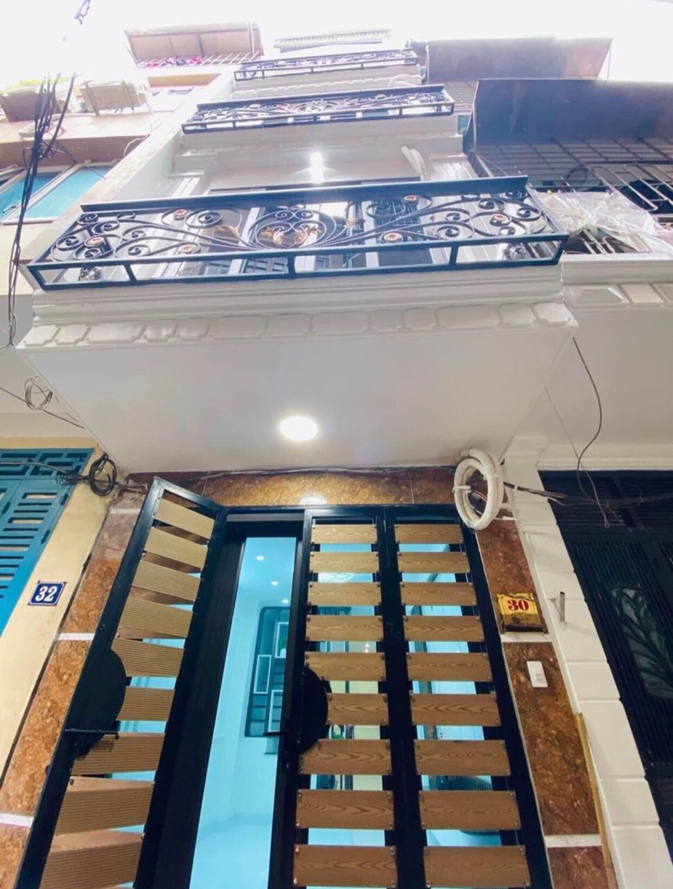 Nhà Thịnh Quang Quận Đống Đa, Diện Tích 31m2 x 5T - Ô Tô Đỗ Cửa.