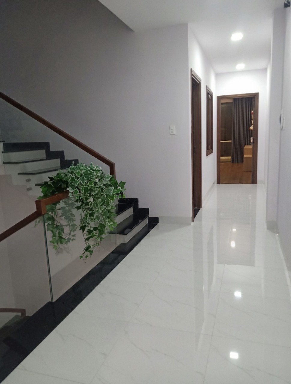 Chính chủ bán nhà 4 tầng đường Thích Quảng Đức (đường Số 4 cũ) KĐT Hà Quang II.