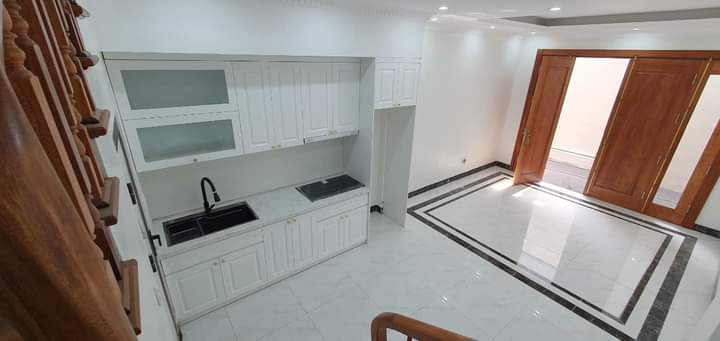 Bán Nhà Ngọc Lâm Long Biên 30m2, 5 tầng mới, Nhỉnh 5 tỷ