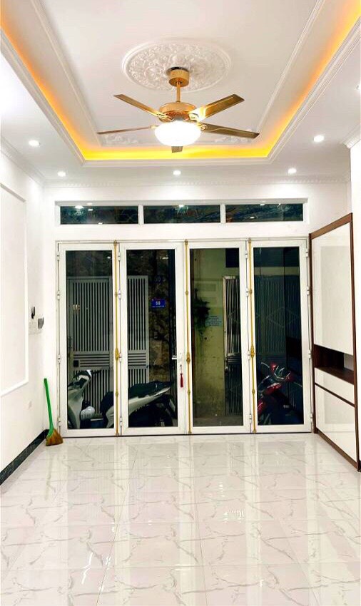 Chính Chủ Bán Gấp Nhà 40m2 x 5T, Phố Khương Trung, Thanh Xuân, 10m Ra Ô Tô Tránh.