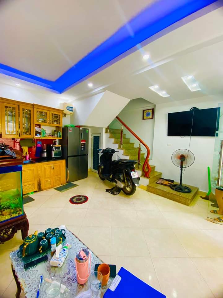 Bán Nhà Ngọc Thụy 31m2, 5 tầng, giá 3 tỷ