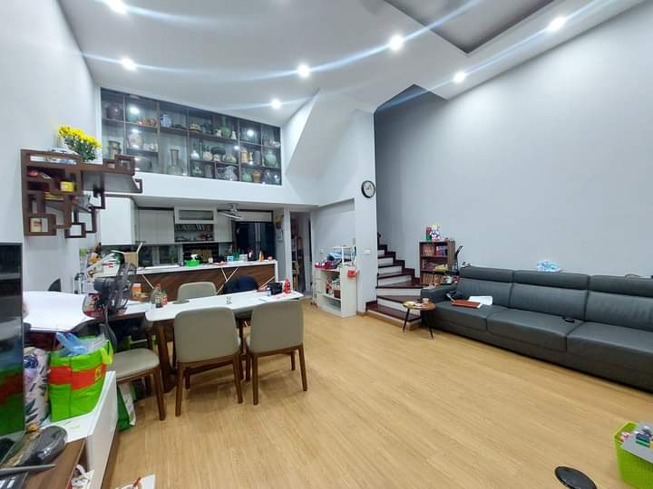 Bán Nhà Ngô Gia Tự Long Biên 58m2, full nội thất, nhỉnh 5 tỷ