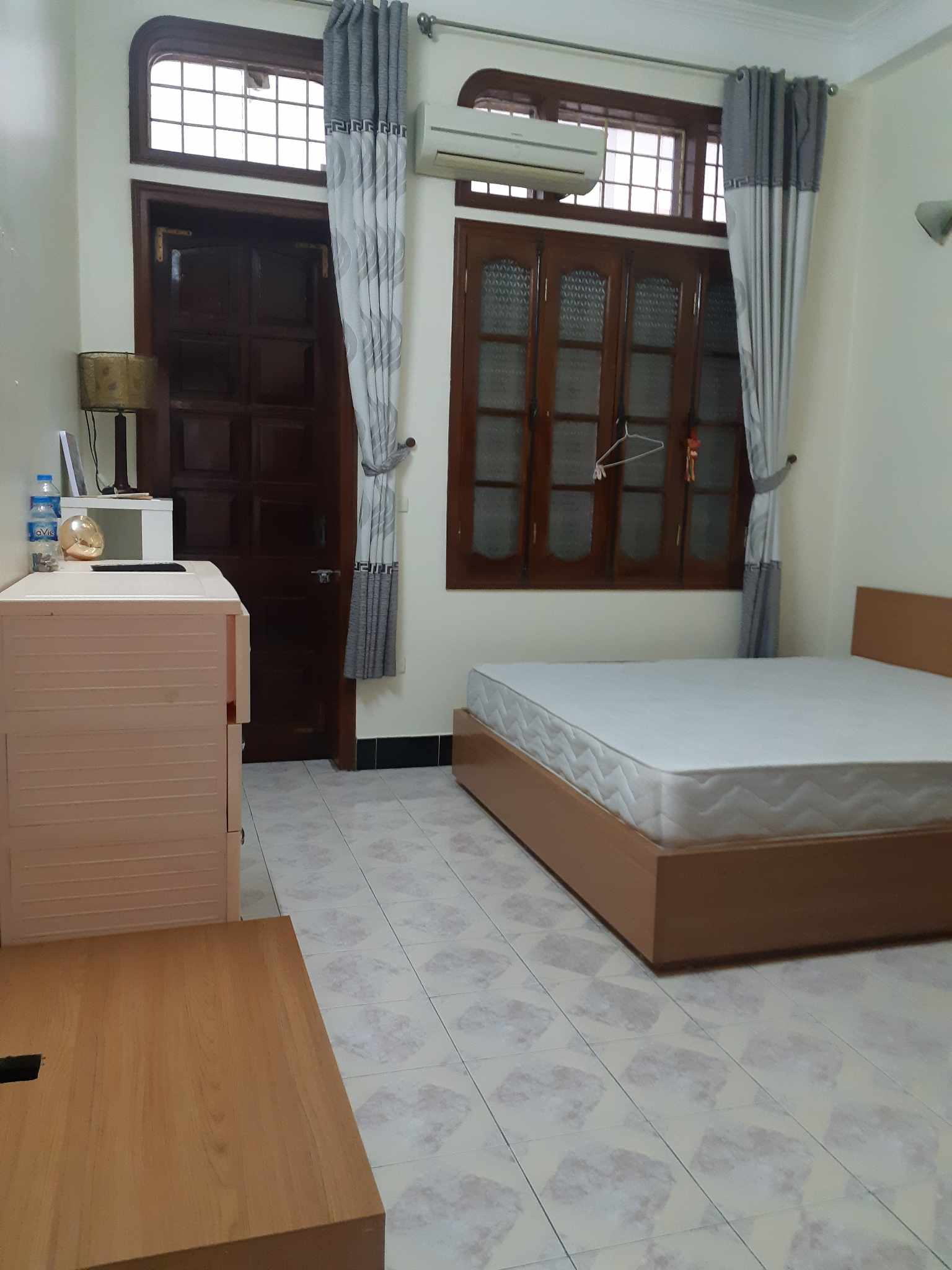 Bán nhà mặt ngõ Khâm Thiên, 32m2*4T, MT4m, lô góc, ngõ thông rộng, cách phố 50m, 3 tỷ