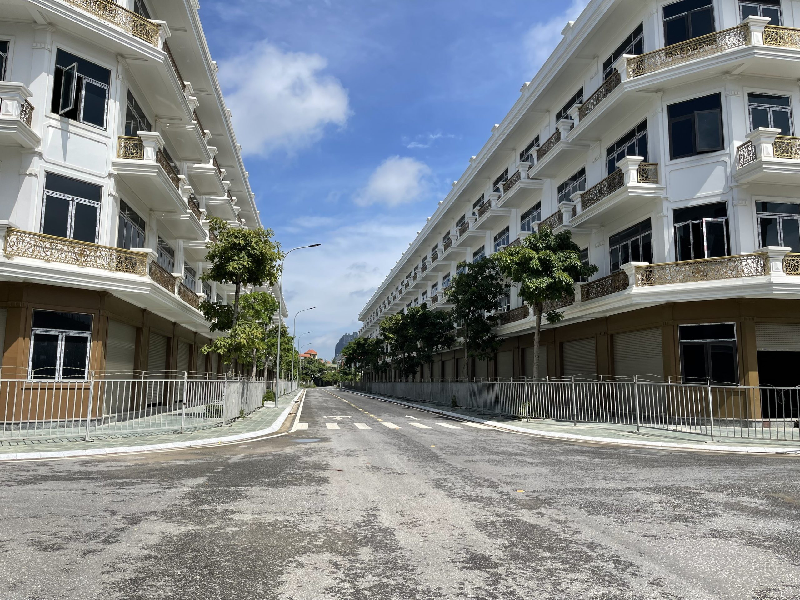 THANH TOÁN 2,2 TỶ. NHẬN NHÀ, SANG TÊN SỔ CHÍNH CHỦ NGAY.