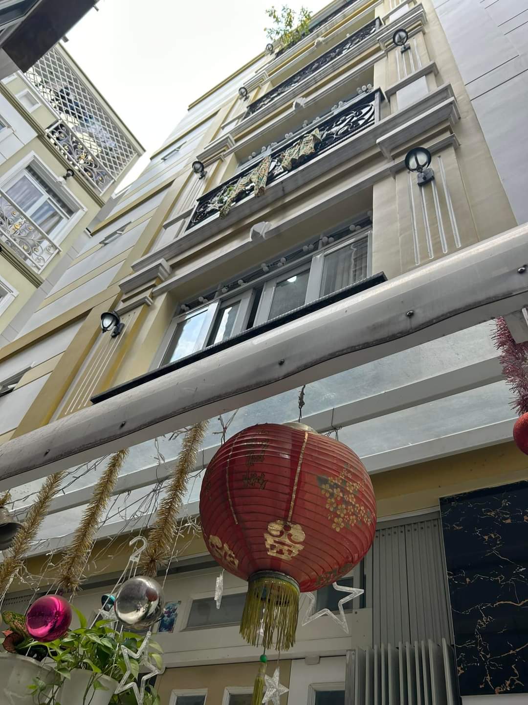 NHÀ PHÚ NHUẬN - 5 TẦNG - 3 PHÒNG - SỔ A4. VỊ TRÍ CỰC ĐẸP - 4.7 TỶ. CÓ TL