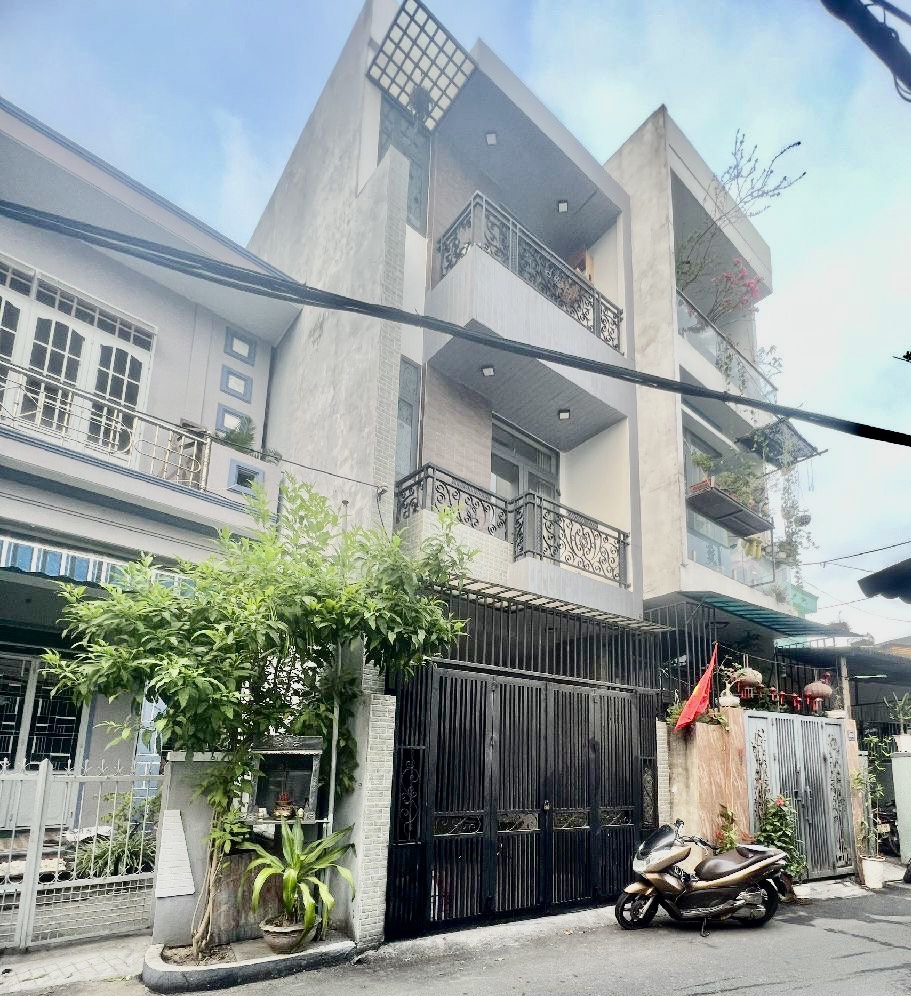 BÁN NHANH- NHÀ 3 TẦNG TUYỆT ĐẸP KIỆT TRẦN CAO VÂN- ÔTÔ ĐỖ TRONG SÂN