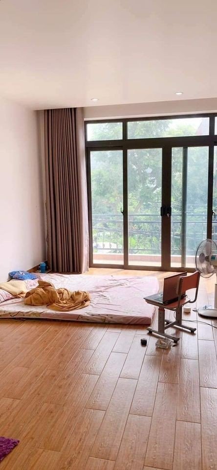 Bán nhà mặt đường Khúc Thừa Dụ, diện tích 55m 4 tầng GIÁ chỉ 5.9 tỉ