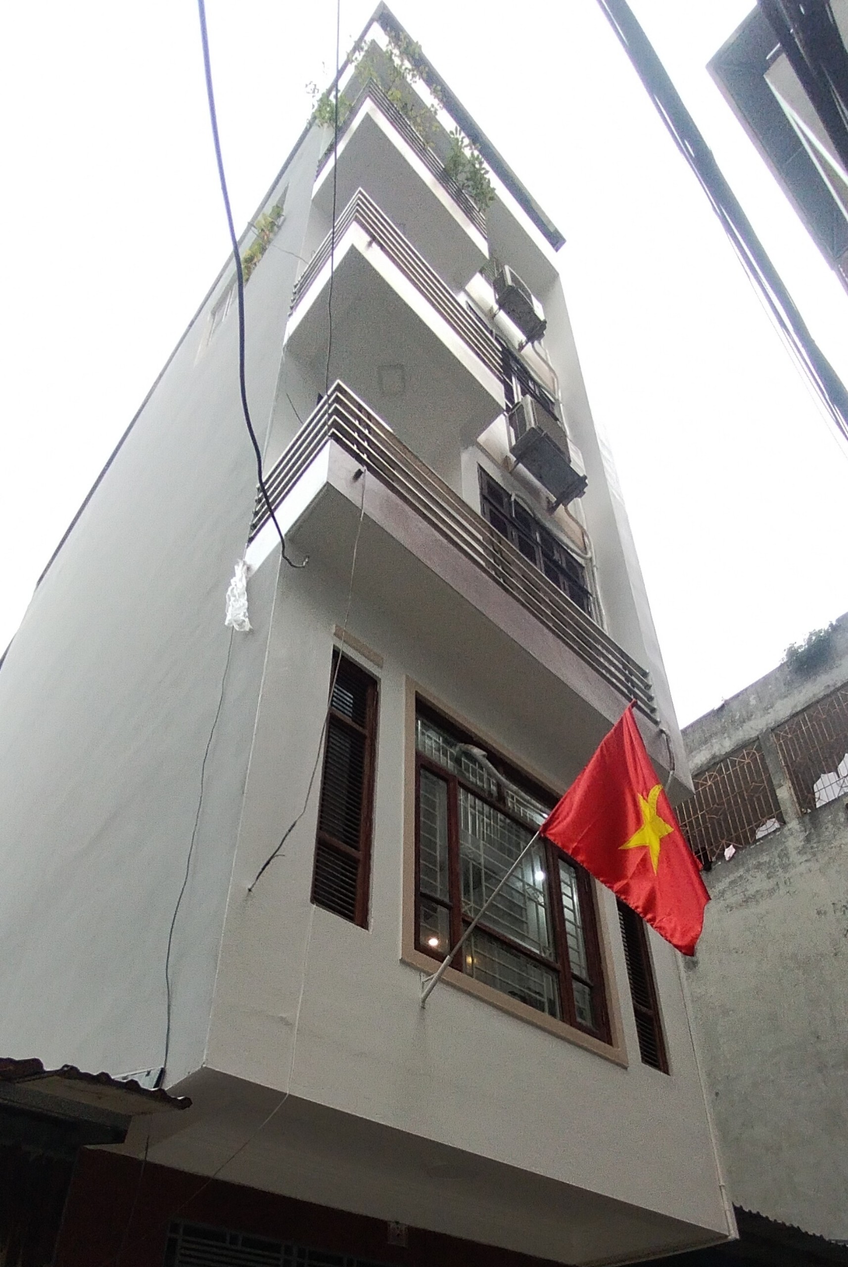 CCMN ĐH Mỏ Địa Chất 50 m2 D.thu 500tr/năm ngõ nông 5 tầng 5.9tỷ