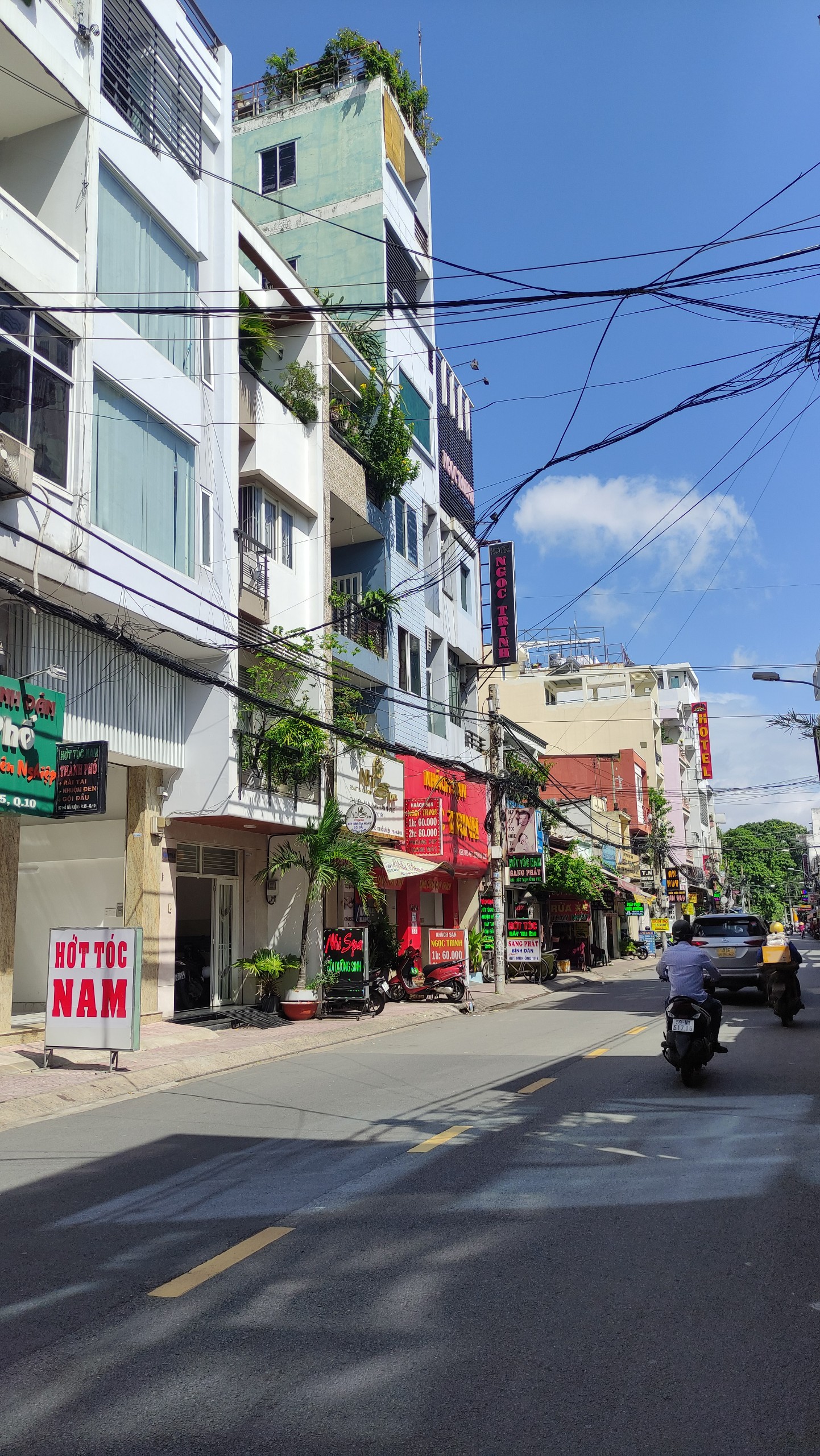 Bán Nhà Hồ Bá Kiện Quận 10, 18 Phòng CHDV Cho Thuê gần 1tỷ/năm, Thang máy