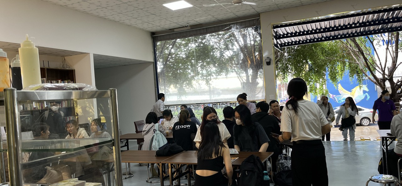 Quân Gò Vấp, Sang Nhượng Quầy - Quán Ăn, Khu Căn Tin trường Đại Học Mở , D/C : 371 Nguyễn Kiệm , F.3