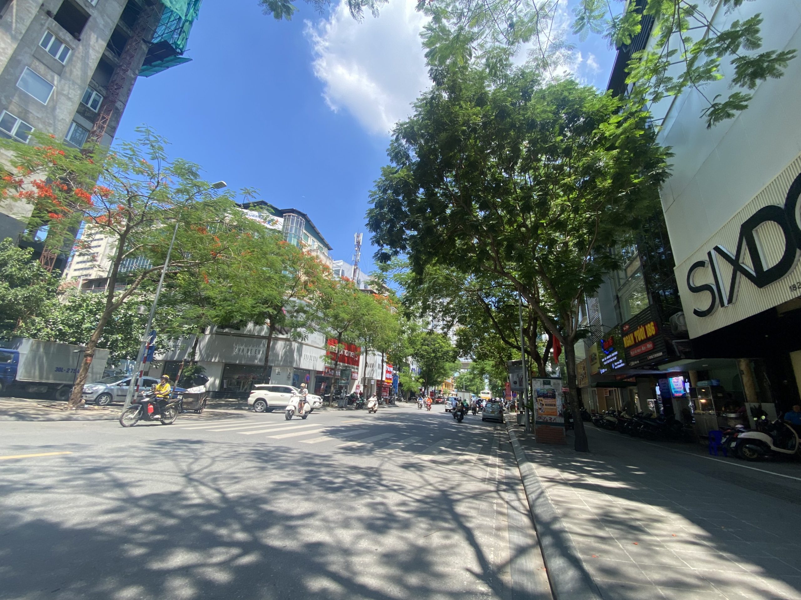 Chủ cần bán GẤP Nhà phố kinh doanh Phố Thái Hà,Đống Đa. Diện Tích 105m2 x 5 Tầng. Vỉa hè + Ô tô tránh.Kinh doanh ngày đêm.