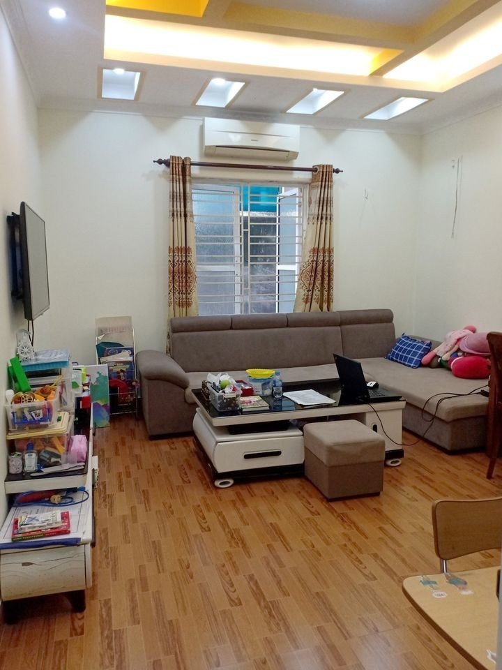 Bán nhà Văn Cao diện tích 77m ngõ ô.tô GIÁ 5.1 tỉ gần Nguyễn Bình