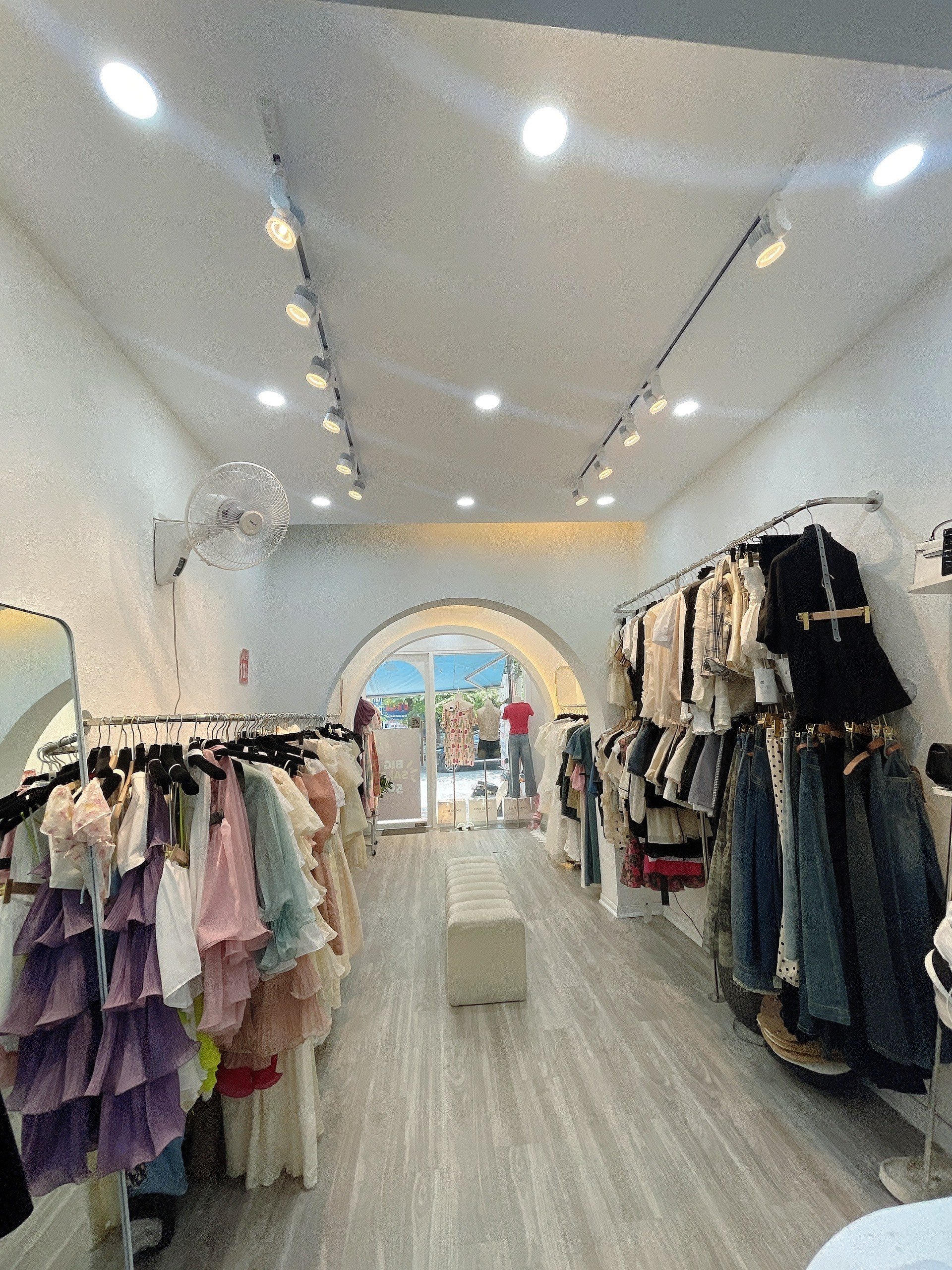 Sang nhượng cửa hàng thời trang mặt phố Thái Hà, địa chỉ 322 Thái Hà.
