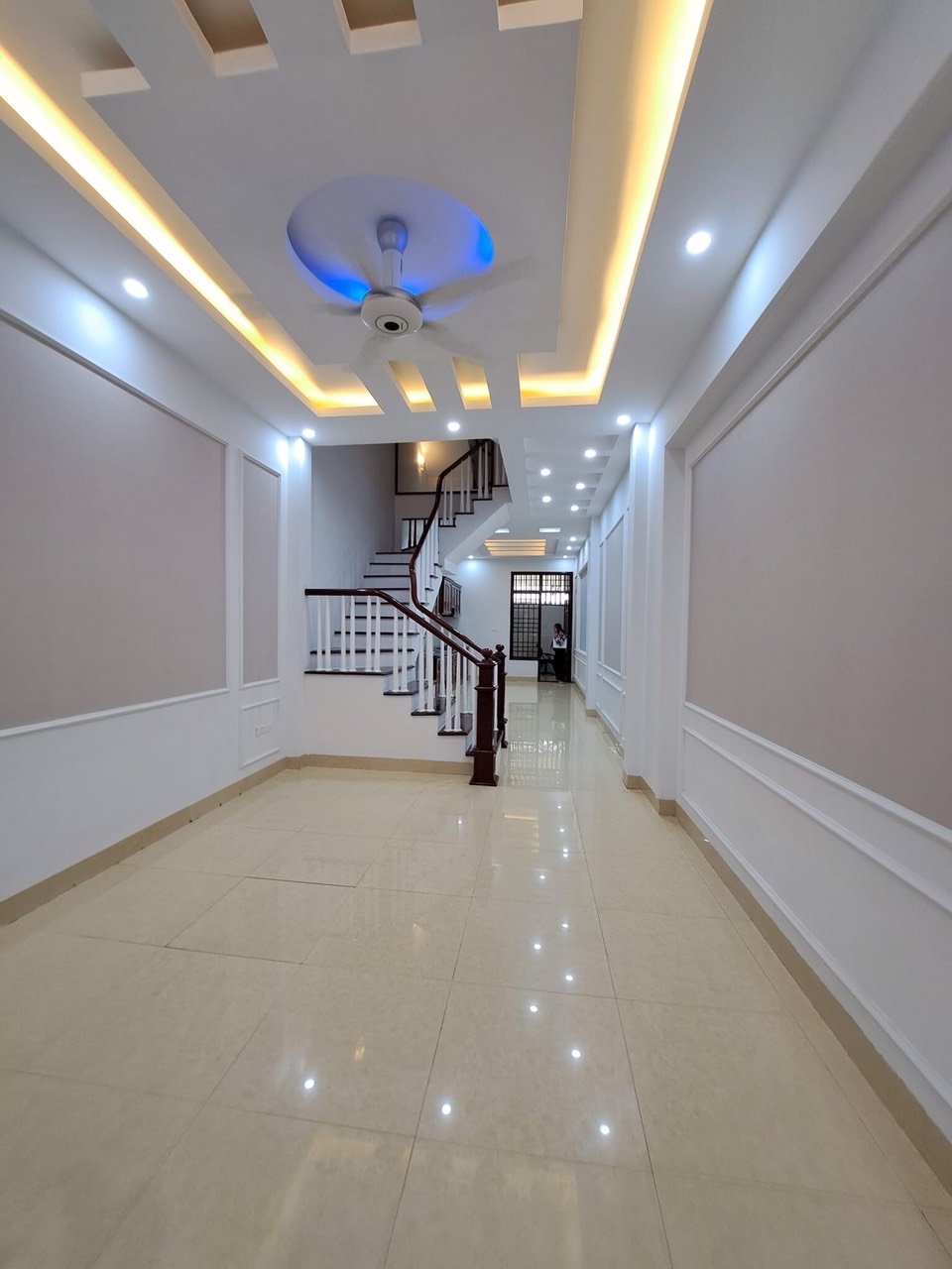 Bán Nhà Phố Tô Vĩnh Diện Q. Thanh Xuân, DT 63m2 x 4 Tầng - Ô Tô, Kinh Doanh.