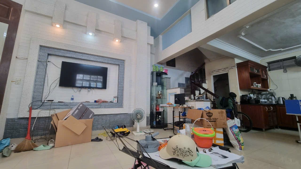 Bán nhà ngõ 263 Lạch Tray, diện tích 55m 3 tầng GIÁ chỉ 2.25 tỉ sân cổng riêng