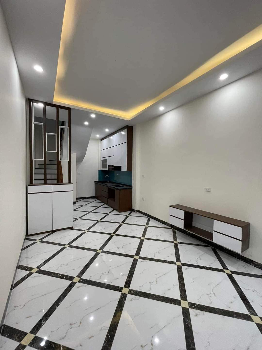 Bán nhà 5 tầng ngõ 112 Ngọc Khánh, DT 42m2 mt 3.5m giá chỉ 4.5 tỷ