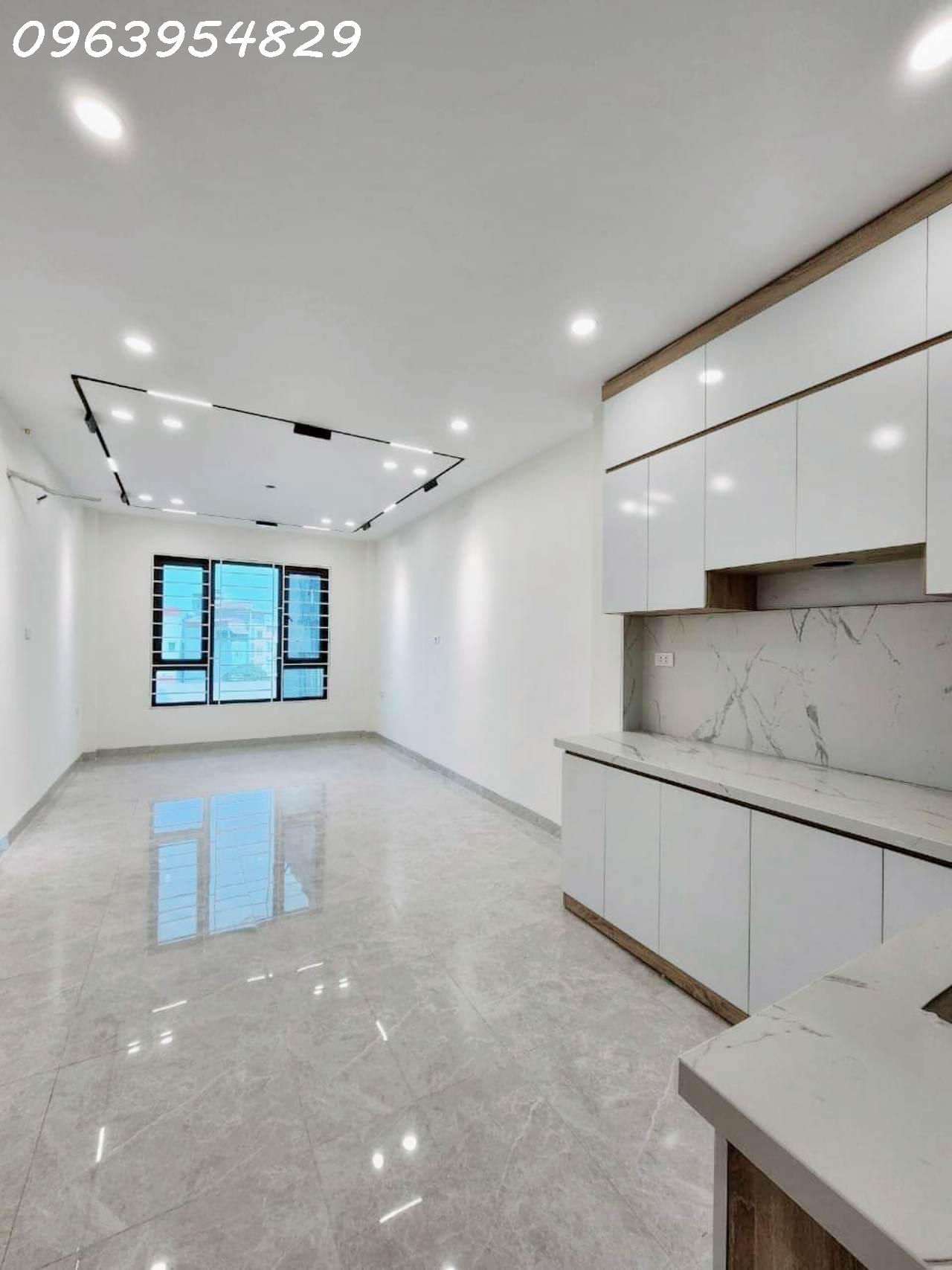 NHÀ TÂY SƠN, QUẬN ĐỐNG ĐA, NGÕ THOÁNG, GẦN Ô TÔ, CHỈ 5.5 TỶ