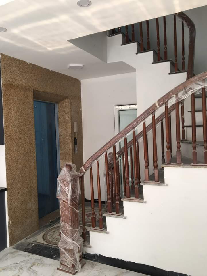 Thạch Bàn Long Biên 44m2, 5 tầng giá 5 tỷ