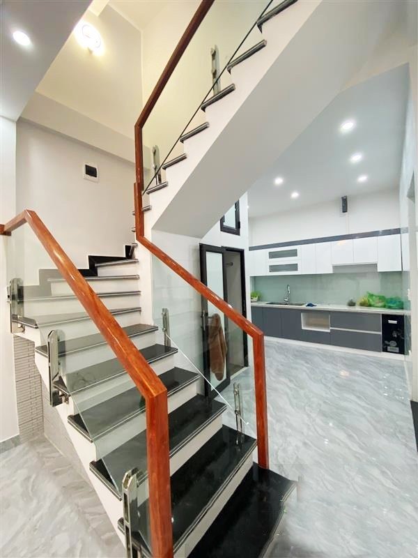 Bán nhà phố Chợ Con 4 tầng mới tinh, lô góc, ngõ cực nông, GIÁ 2.5 tỉ.