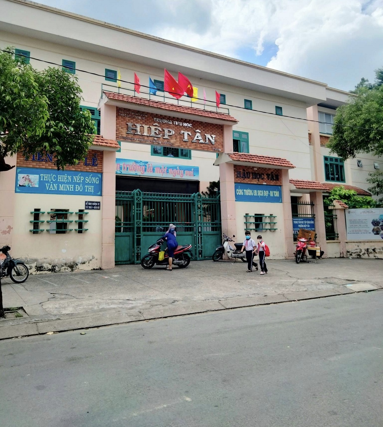 Bán nhà 2 tầng 2PN, 30m2, ngang 4m, Lý Thánh Tông, Tân Phú, chỉ 2.45 tỷ TL.