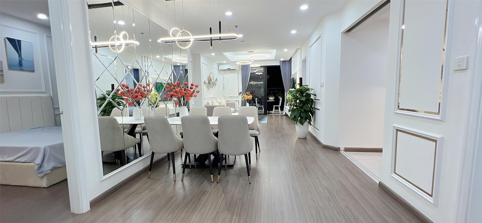 Cần bán căn hộ 3 phòng ngủ 117m, nhà thoáng mát.