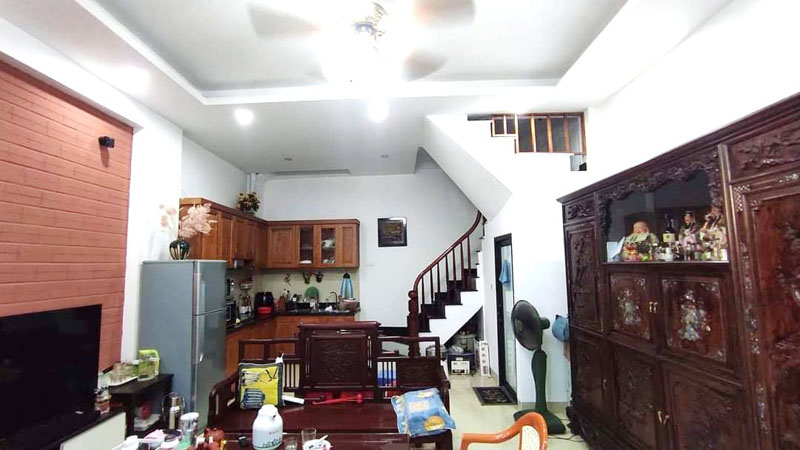 Bán nhà Ngọc Thuỵ, Long Biên, ngõ nông ô tô đỗ cổng , 42m, hơn 3 tỷ..