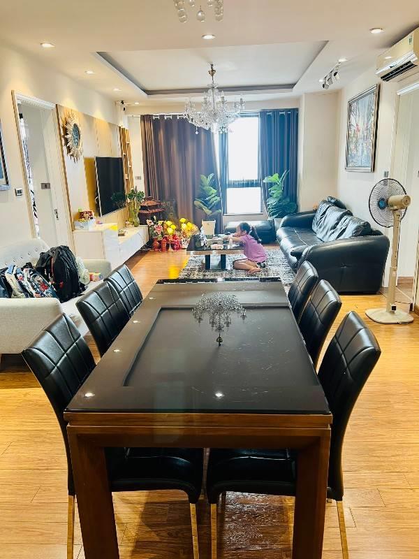 Cần bán căn hộ 4 phòng ngủ tòa Times.