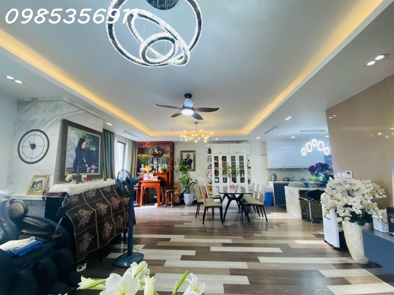 Cần bán căn hộ 4 phòng ngủ đập thông tòa Times.