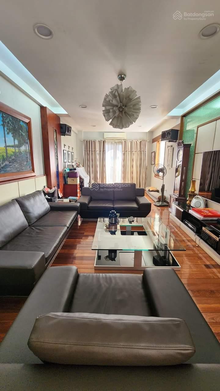 Cần bán nhanh lô góc 2 mặt phố lớn, nhà 140m2 Trần Nhân Tông, MT 26m, view hè to rộng.