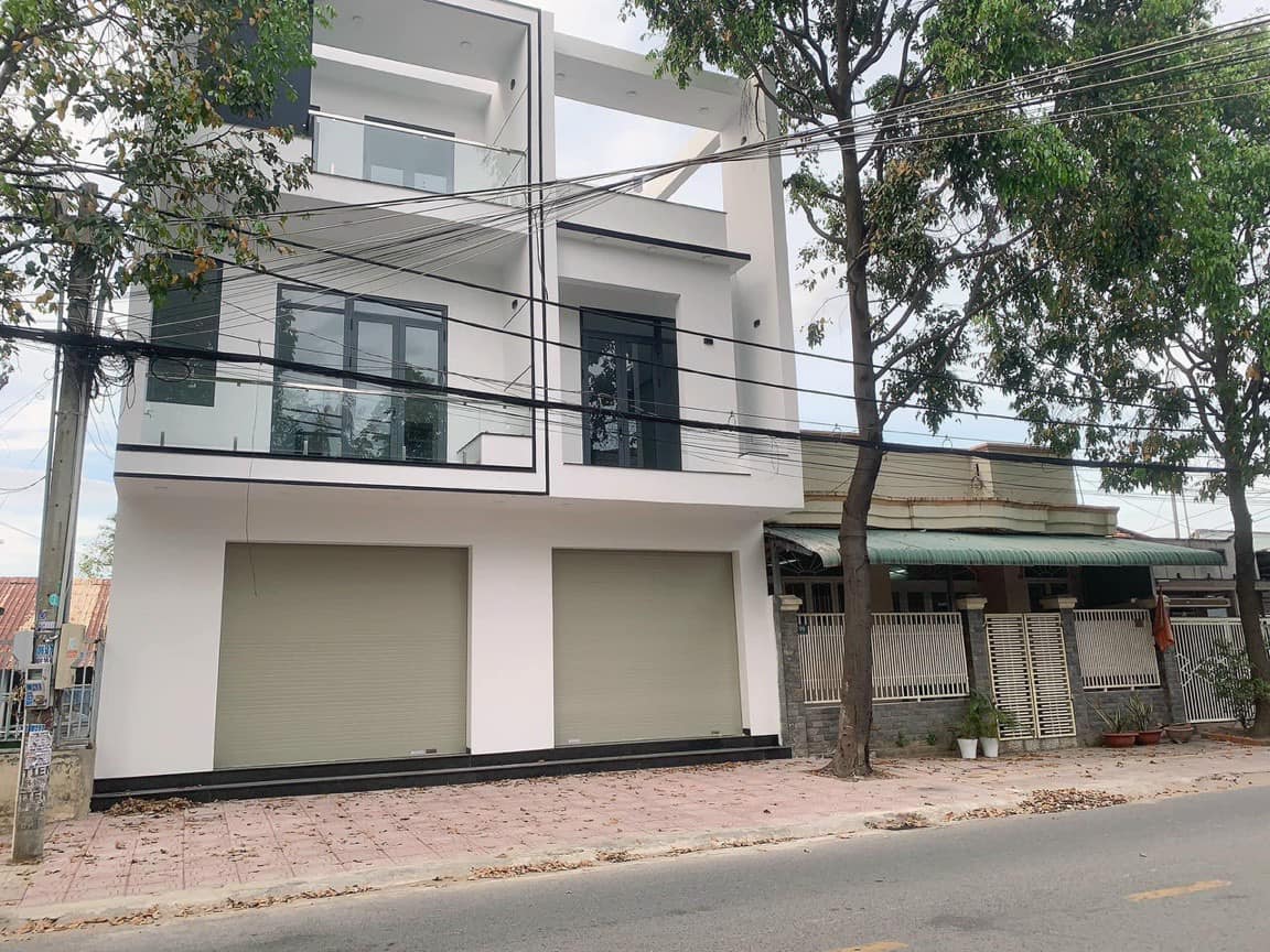 từ 10T9 hạ còn 8Ty9 mặt tiền đường Ng Thành Phương 128m2 sổ riêng thổ cư nở hậu vị trí kinh doanh đỉnh.