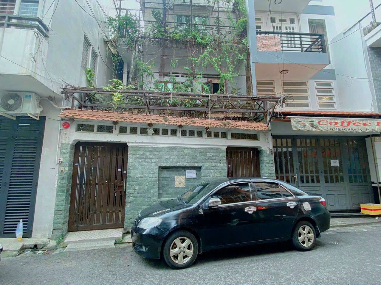 Tòa nhà mặt phố tại Đường Võ Văn Tần, Quận 3, Tp.HCM DT 10x30m giá 120 Tỷ