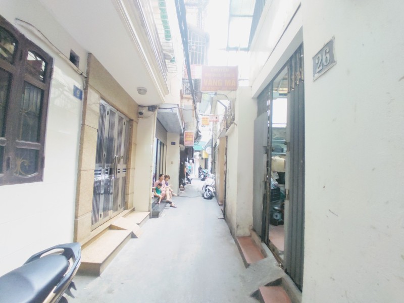 Bán nhà Đào Tấn, Ba Đình. 20m2x4; MT5m; giá 2 tỷ 05. Phương.