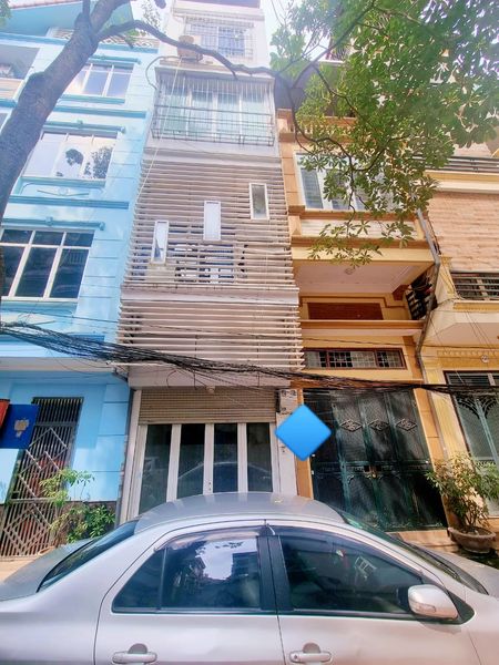 CHỦ CẦN BÁN GẤP NHÀ 5 TẦNG - GIÁ HƠN 5 TỶ - PHÂN LÔ ÔTÔ ĐẬU ĐỖ CỬA - CẠNH NHÀ LÀ SÂN CHƠI view THOÁNG VĨNH VIỄN GẦN.