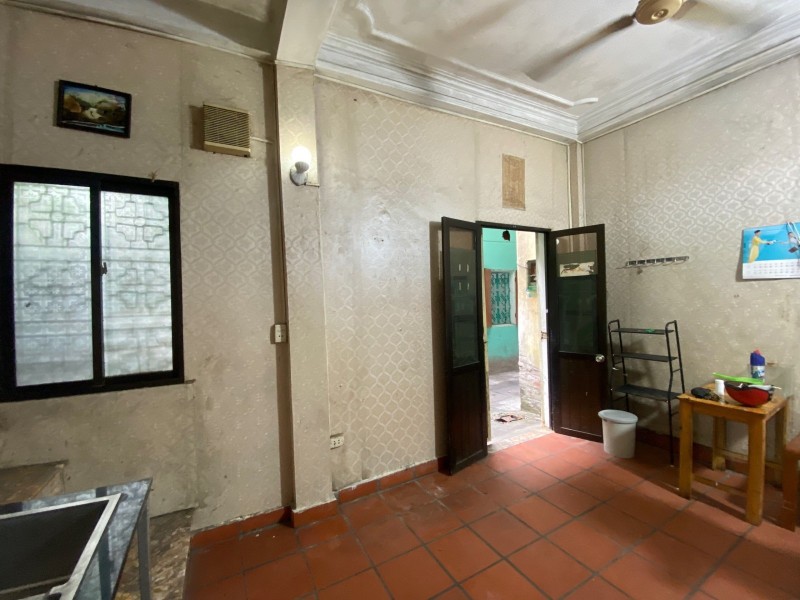 Bán nhà Kim Mã, Ba Đình. 24m2; MT5.6m; giá 2 tỷ 15. Phương.