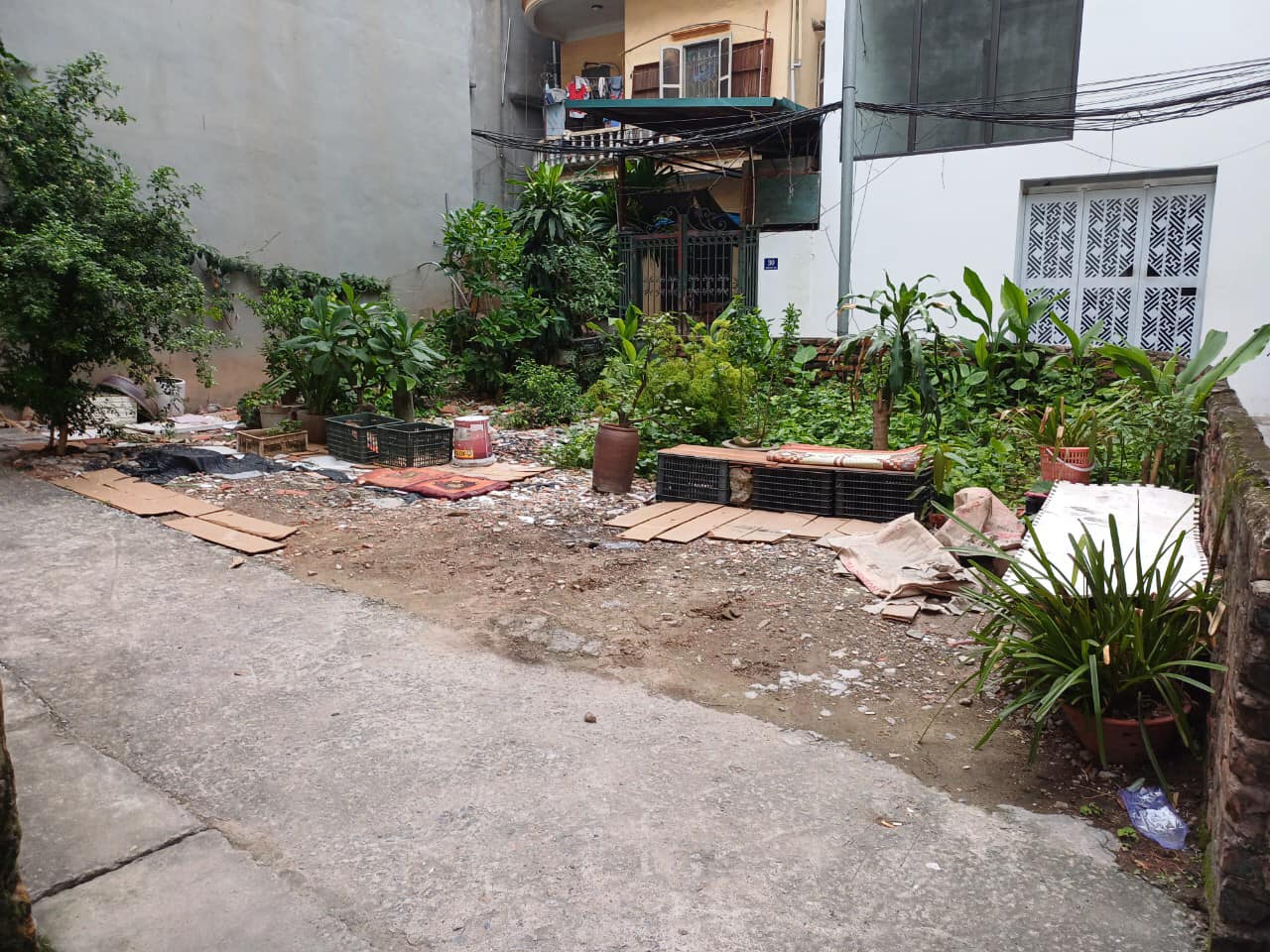 Bán Đất đối diện Đại HỌc Ngoại Ngữ 57m2 – 3 mặt thoáng chỉ hơn 5 tỷ.