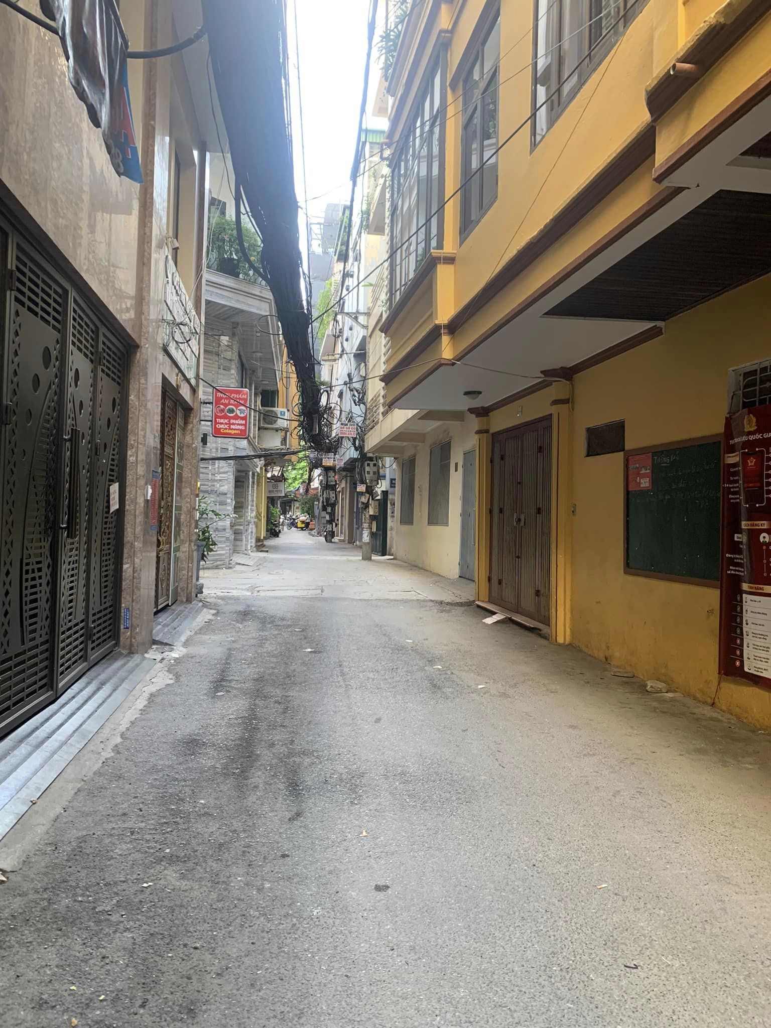 Bán nhà phố Vĩnh Phúc, quận Ba Đình. Mặt ngõ thông, kinh doanh. DT 35m x 4 Tầng x Giá 4.69 tỷ.