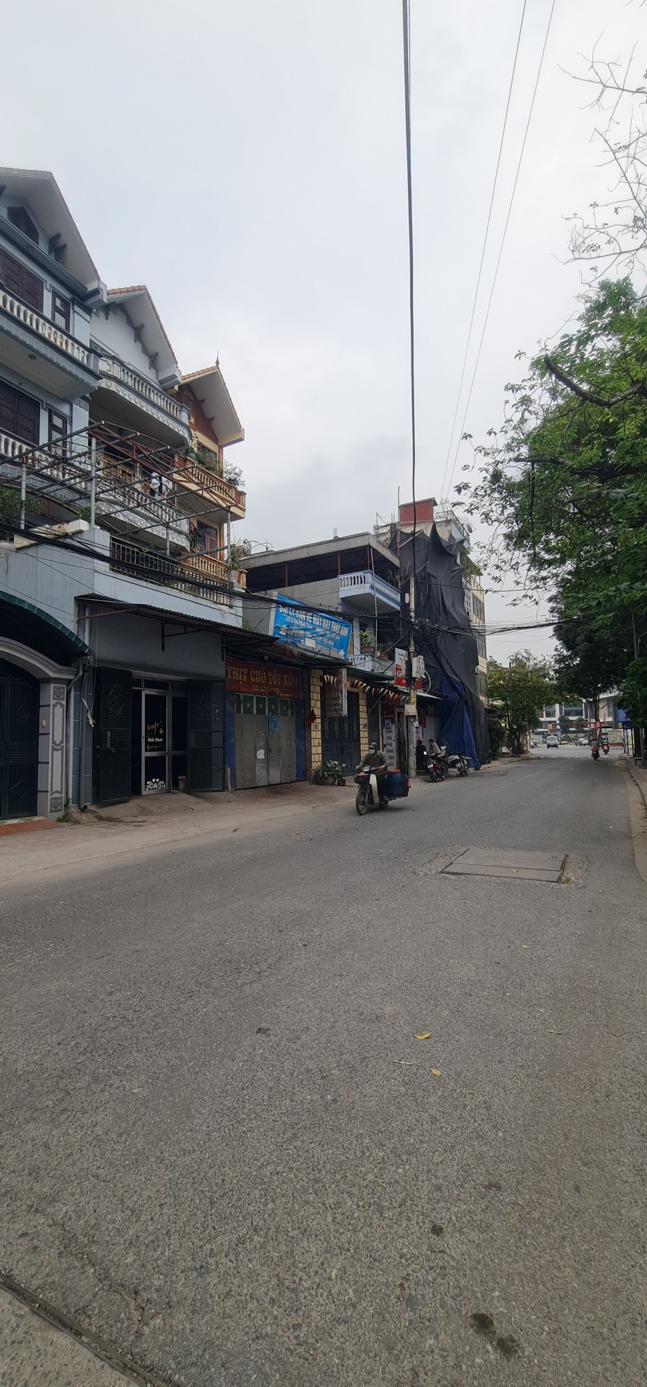 BÁN ĐẤT ĐỨC GIANG - NGÕ TỐ HƠN PHỐ, VỈA HÈ THÊNH THANG, KINH DOANH ĐA DẠNG, XÂY VĂN PHÒNG TUYỆT VỜI. Ở SANG..