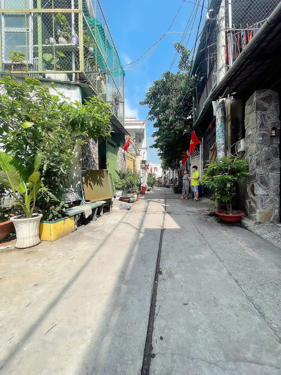 BÁN NHÀ LÊ ĐÌNH CẨN - BÌNH TÂN - XE HƠI NGỦ TRONG NHÀ - 85M2 - KO LỘ GIỚI - CHỈ 4,8 TỶ.