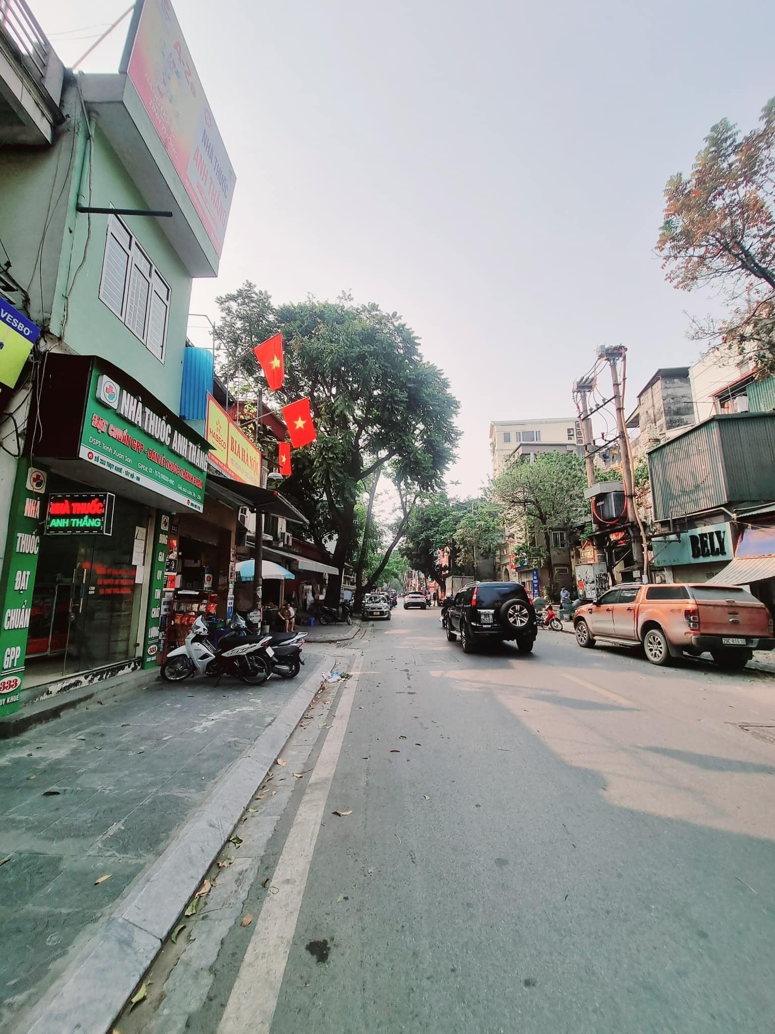 Mặt phố Thụy Khuê, Tây Hồ. Kinh doanh - Vỉa hè. DT 25m x 5 Tầng x Giá 5.95 tỷ.