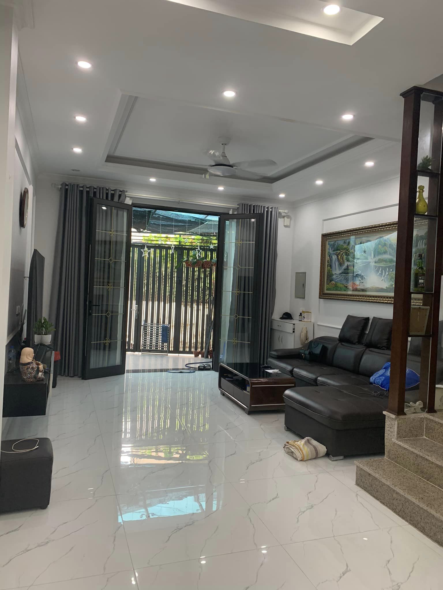 NHỈNH 6 TỶ - SIÊU PHẨM HỒNG TIẾN GẦN 90M2 - NHÀ ĐẸP - Ở LUÔN- Ô TÔ - GẦN PHỐ.