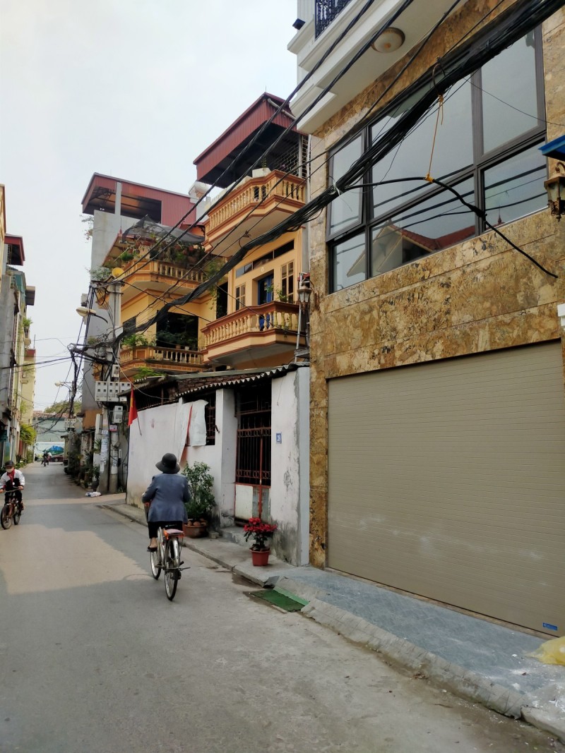 NHÀ ĐẸP MỚI XÂY, 7 TẦNG - THANG MÁY - PHỐ NGÔ GIA TỰ - NGÕ THÔNG - Ô TÔ TRÁNH - KINH DOANH- Ở ĐẲNG CẤP – CHỦ CẦN BÁN.